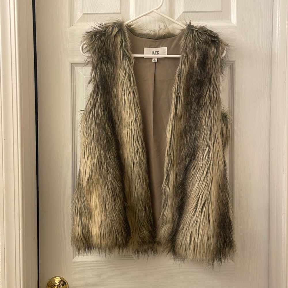Faux fur vest size small